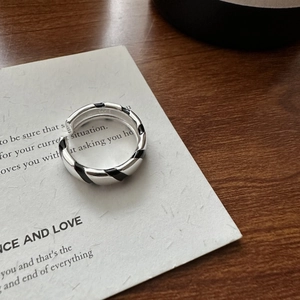 Minimalist S925 sterling silver open ring featuring black enamel zebra stripes and silver