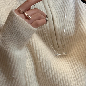 Minimalist S925 sterling silver liquid metal ring and necklace set on a model