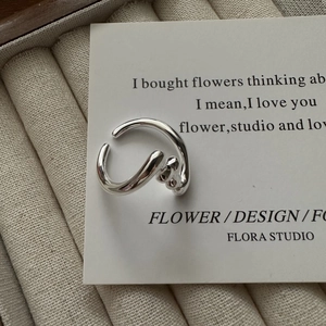 Minimalist S925 sterling silver ring with a fluid liquid metal wavy texture design