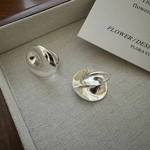 Minimalist S925 sterling silver ripple rings with fluid molten texture and mirror finish