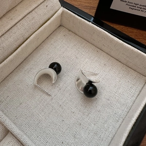 S925 sterling silver matte earrings with black onyx bead in a minimalist geometric design