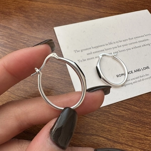 Elegante S925 Sterling Silber Oval-Creolen mit schlichtem, minimalistisch poliertem Finish
