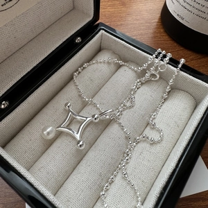 Collier minimaliste en argent S925 avec pendentif étoile géométrique et perle ronde