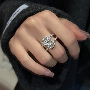 Minimalist S925 sterling silver multi-layered interlocking knot ring for women