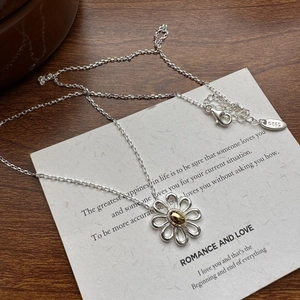 S925 Sterling Silver Daisy Pendant Necklace Gold Silver Two-tone Clavicle Chain Korean Style Flower Jewelry For Women