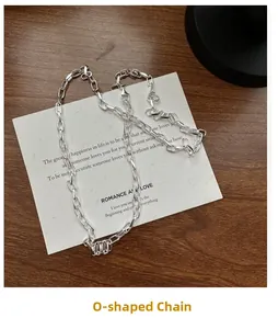 Détail du collier chaîne en O en argent sterling S925 avec maillons rectangulaires et fermoir