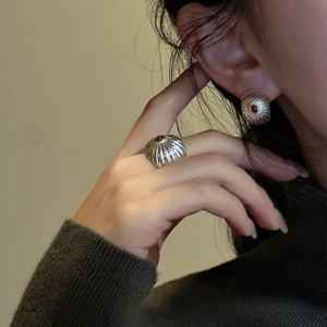 925 silver minimalist ring and earrings set with red agate in radial shell design