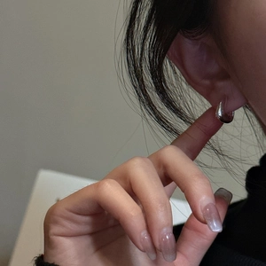Boucles d'oreilles créoles carrées en argent S925 avec courbe polie en forme de goutte