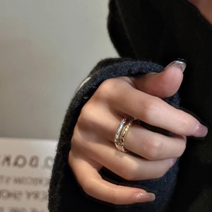 Minimalist S925 silver wave texture ring set in gold and silver finishes on hand