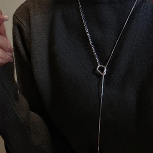 Minimalist S925 silver Y-shaped long necklace with OT buckle and asymmetric chain detail