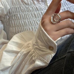 Polierter S925 Sterlingsilber Ring mit klobigem Herz-Design und unregelmäßiger Form