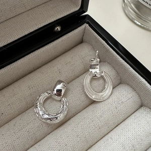S925 sterling silver hoop earrings with textured diamond pattern in a jewelry gift box