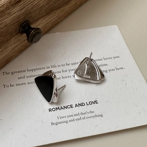 Minimalist S925 sterling silver triangle stud earrings with black enamel inlay