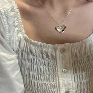 Minimalist S925 sterling silver heart pendant necklace on a refined cable chain