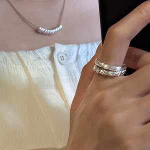 Set di anelli in argento sterling S925 a fune ritorta con una collana di perline d'argento