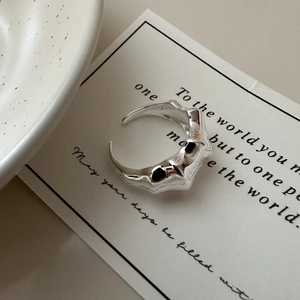 Polished S925 sterling silver open ring featuring a modern minimalist liquid wave design