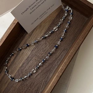 Collier élégant en argent S925 avec perles de cristal et pierres texturées bleues