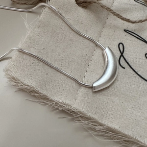 Minimalist S925 sterling silver curved bar necklace with matte finish and snake chain
