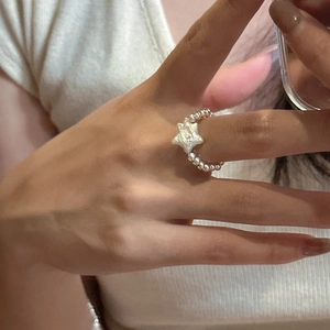 Minimalist S925 silver beaded ring featuring a star-shaped pearl in Korean fashion style