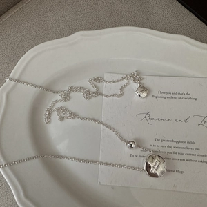 S925 Sterling Silber Halskette mit strukturiertem Rundanhänger und Gravur für Damen