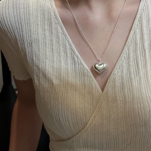 Minimalist S925 sterling silver hollow heart pendant necklace with elegant bead chain