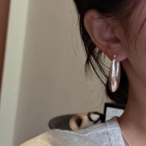 Boucles d'oreilles créoles S925 en argent fin en forme de goutte au fini poli brillant