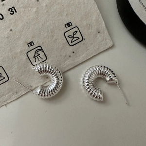 925 Sterling Silver Ribbed Hoop Earrings For Women Vintage Croissant Style Twisted Geometric Earrings Korean Fashion Jewelry Gift
