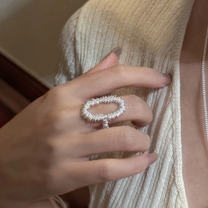 Minimalist S925 sterling silver textured wire wrapped oval ring for a vintage fashion look