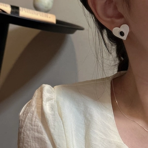 Minimalist S925 sterling silver heart earring with black gem and white enamel finish