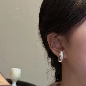 Elegant S925 sterling silver water drop earrings for women with a polished mirror finish