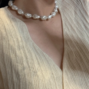 S925 sterling silver necklace featuring baroque pearls with small metallic beads