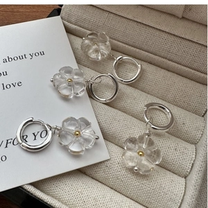 925 Sterling Silver Daisy Earrings Transparent Resin Petal Minimalist Korean Style Elegant Jewelry For Women Accessory