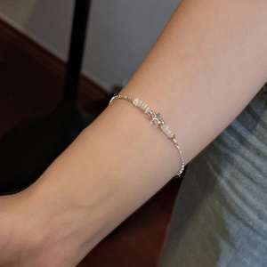 Minimalist S925 sterling silver star bracelet with delicate beads and mother of pearl