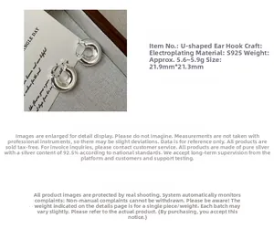 Détail des boucles d'oreilles en argent S925 en forme de U, dimensions 21,9mm par 21,3mm