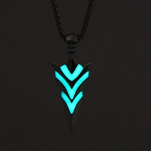 Collier Pendentif Pointe de Flèche Lumineux Hip Hop Alliage Acier Inoxydable Bijoux Géométriques Unisexe