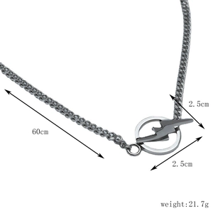 Detail der 60cm Edelstahl-Panzerkette mit einem 2,5cm Blitz-Anhänger für Herren