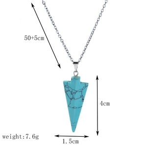 Détails du collier pendentif pierre verte avec dimensions précises de 4cm et chaîne de 50cm