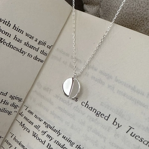 Minimalist S925 sterling silver round pendant necklace with polished and matte dual finish