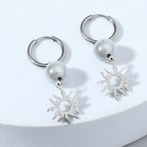 Boucles d'oreilles soleil rétro pour hommes avec pendentifs argentés et perles style boho