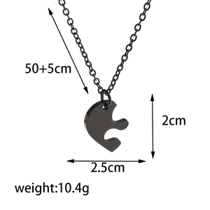 Guide des tailles du collier puzzle noir avec chaîne 50 plus 5cm et pendentif 2,5x2cm