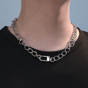 Collana da uomo in acciaio inossidabile argento con tre moschettoni in stile industrial