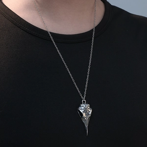 Vintage Wikinger Rabenschädel Kette mit Aegishjalmur Symbol auf Edelstahl Anhänger