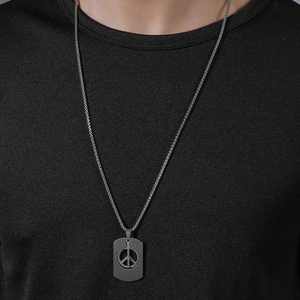 Collana con ciondolo a piastrina e segno della pace in acciaio inossidabile lucido