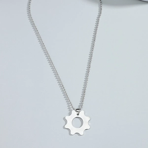 Collier minimaliste argenté avec pendentif engrenage et chaîne à boules pour hommes