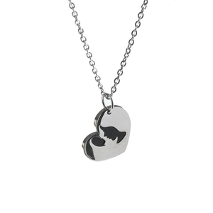 Collier cœur argenté poli avec pendentif silhouette mère et enfant pour femme