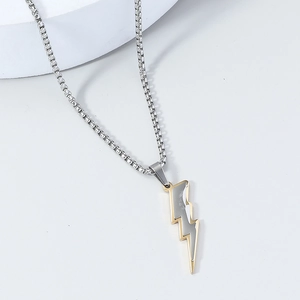 Collier Pendentif Éclair en Acier Inoxydable pour Hommes Style Hip Hop Bicolore Or Argent Chaîne à Mailles Carrées Cadeau