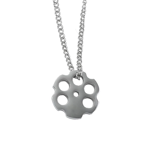 Pendentif barillet de revolver en acier poli avec chaîne en argent style punk