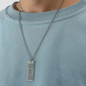 Collier hip-hop homme avec pendentif rectangulaire évidé en acier titane argenté