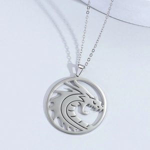 Edelstahl-Halskette im Ethno-Stil mit rundem Drachen-Anhänger und silberner Kette