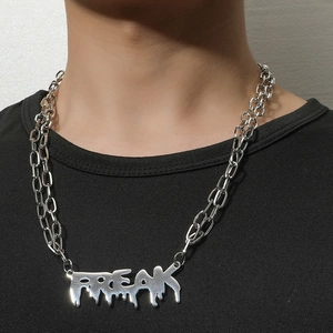 Collier double couche en acier titane avec pendentif lettre FREAK pour hommes et femmes